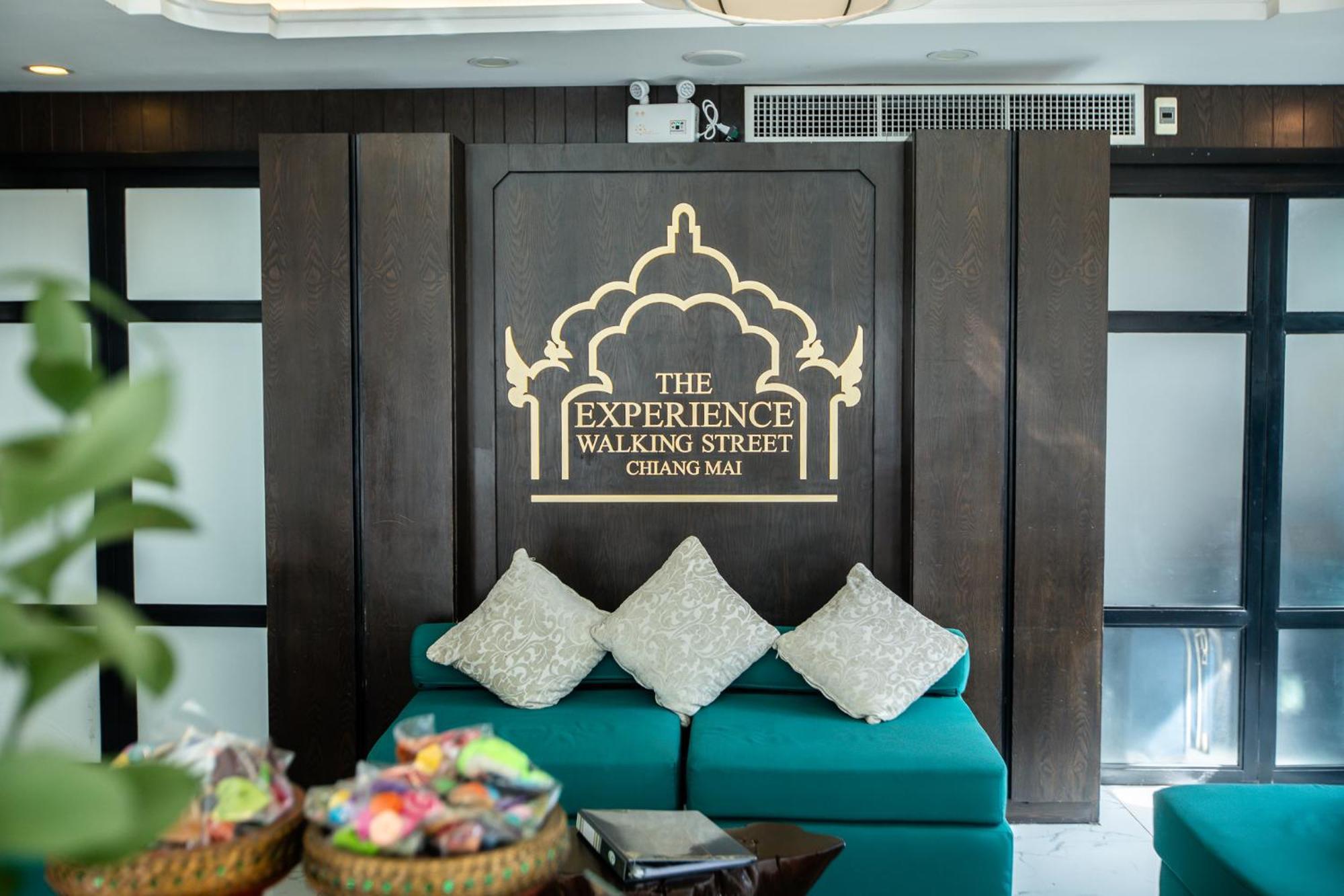 The Experience Walking Street Chiang Mai Hotel Exterior foto
