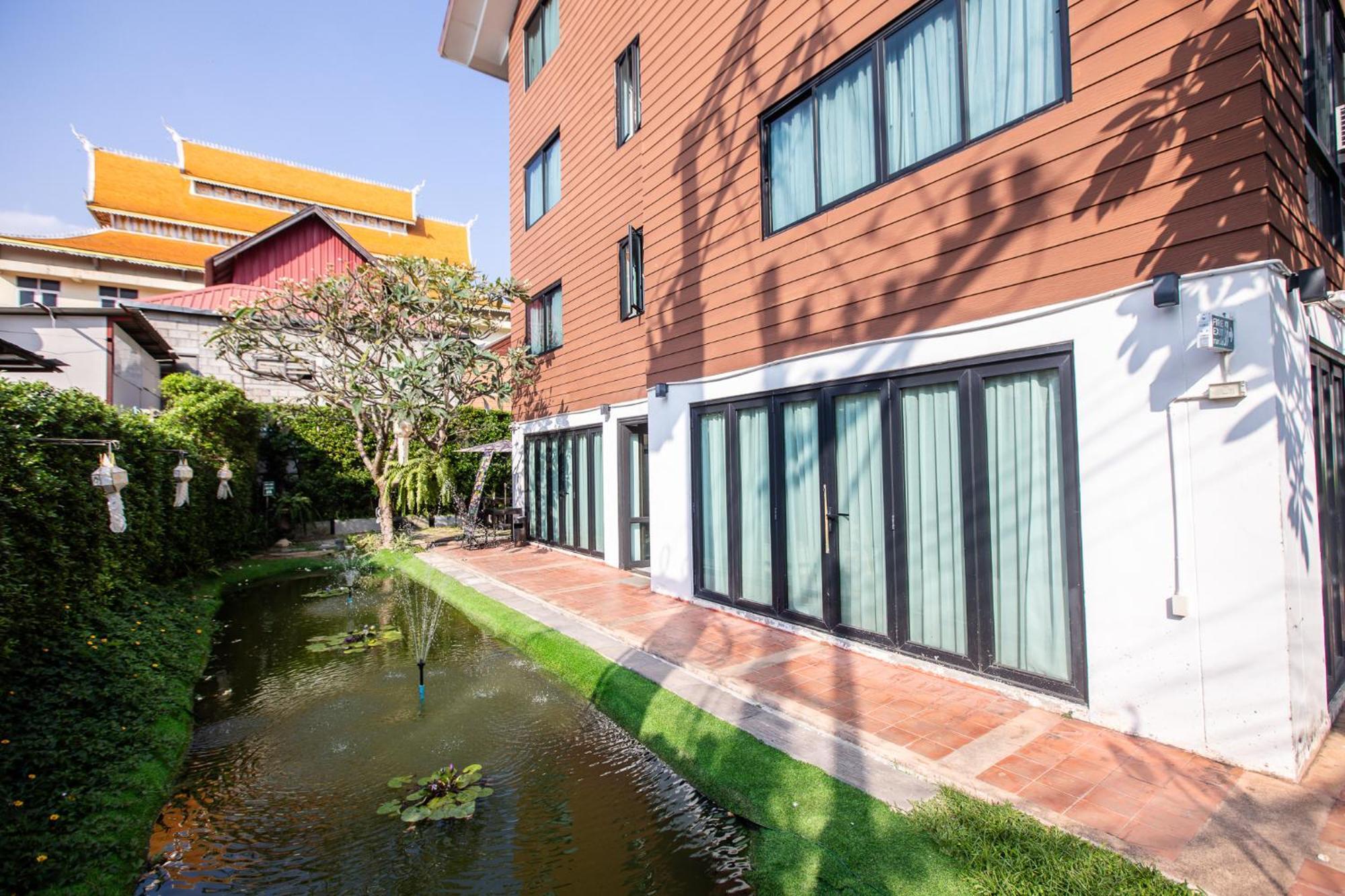The Experience Walking Street Chiang Mai Hotel Exterior foto