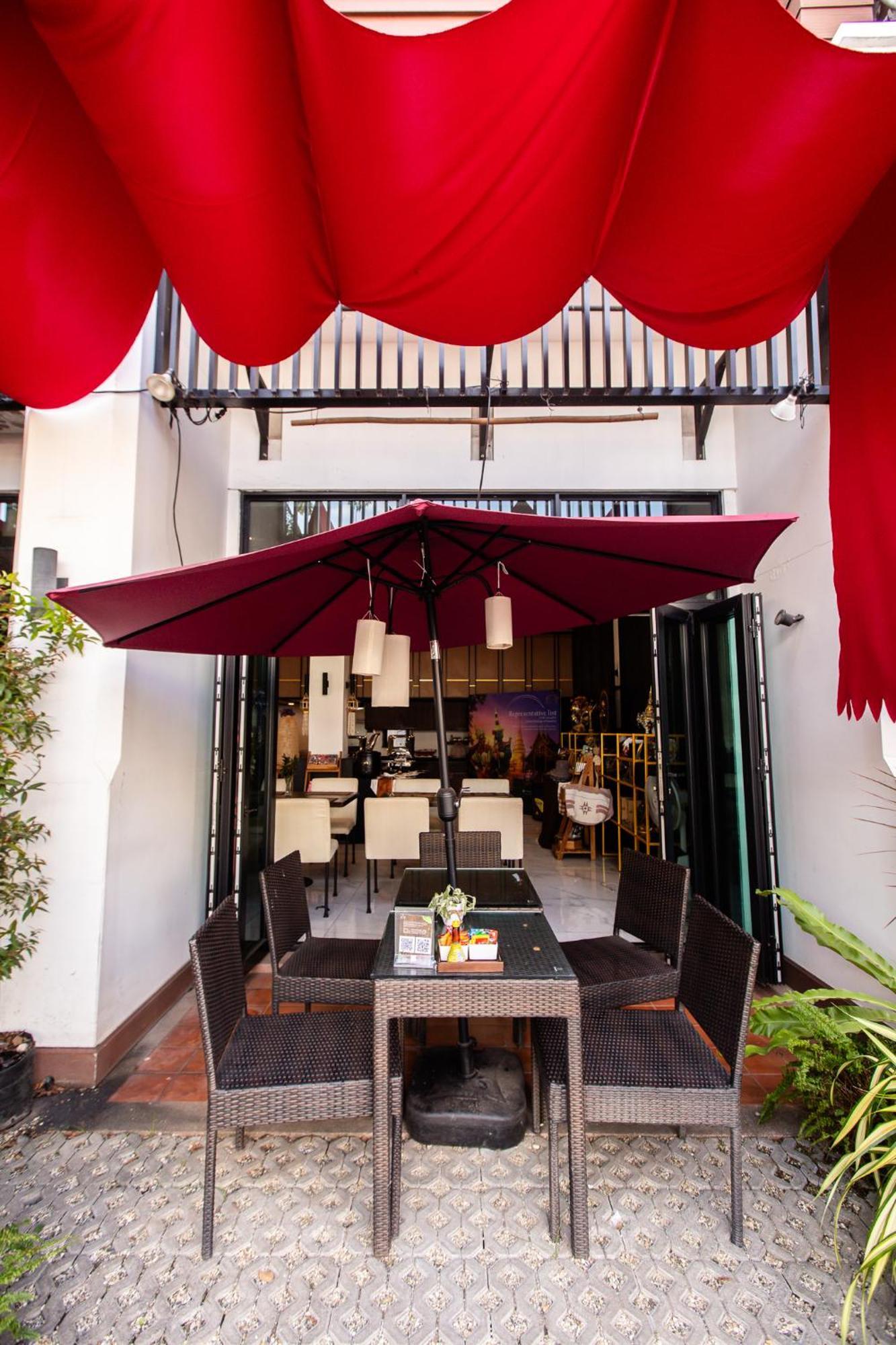 The Experience Walking Street Chiang Mai Hotel Exterior foto