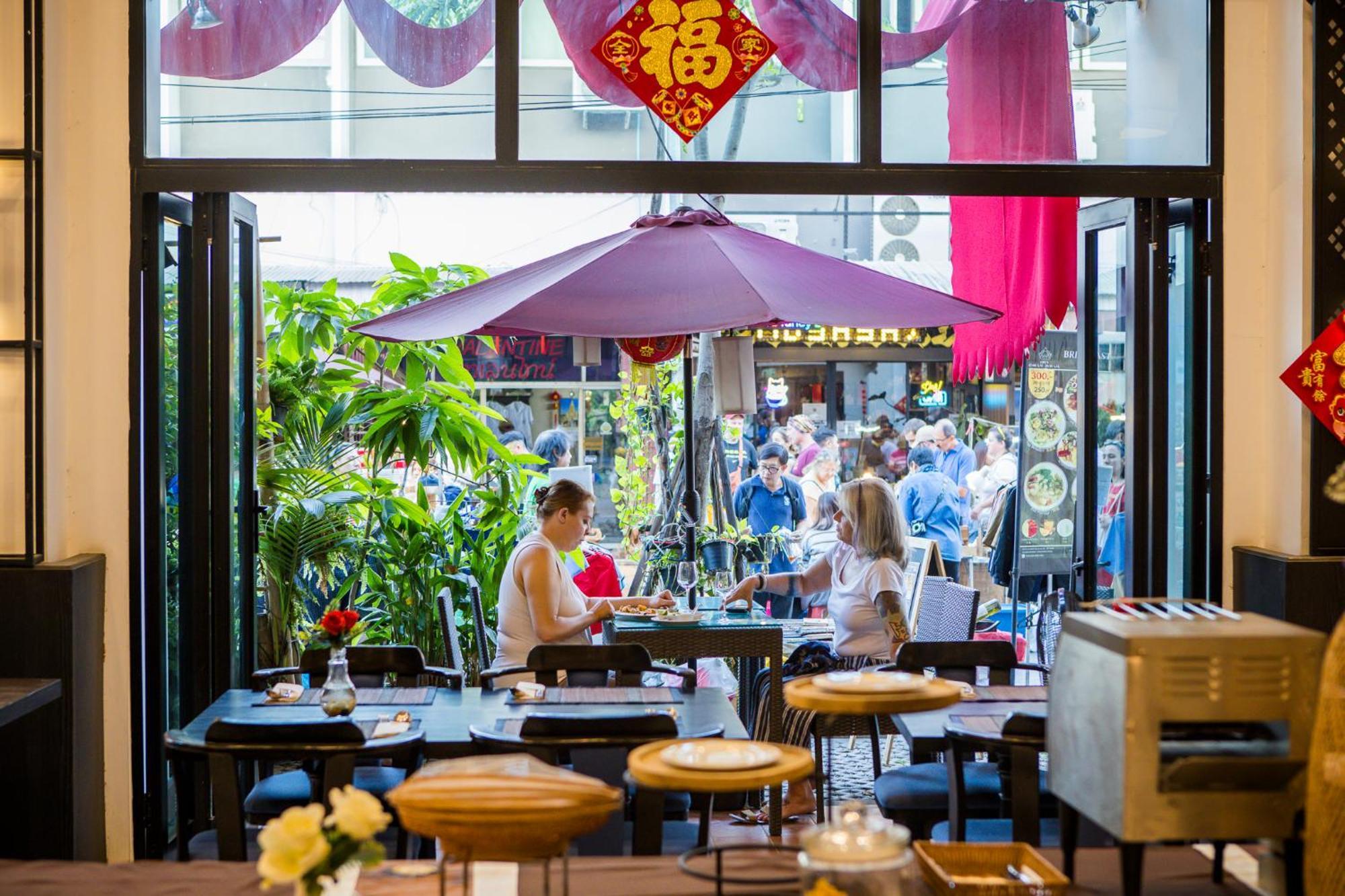 The Experience Walking Street Chiang Mai Hotel Exterior foto