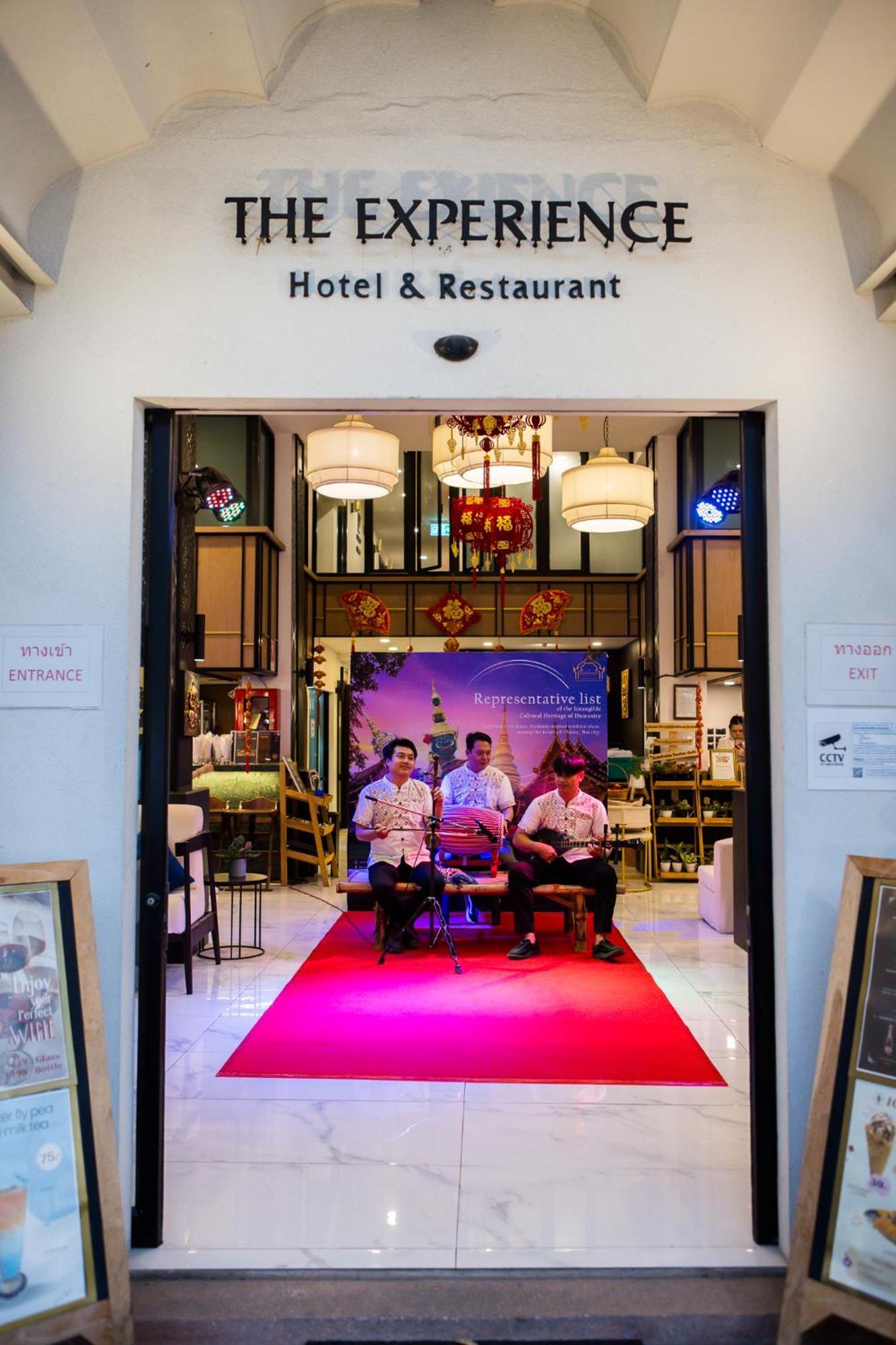 The Experience Walking Street Chiang Mai Hotel Exterior foto