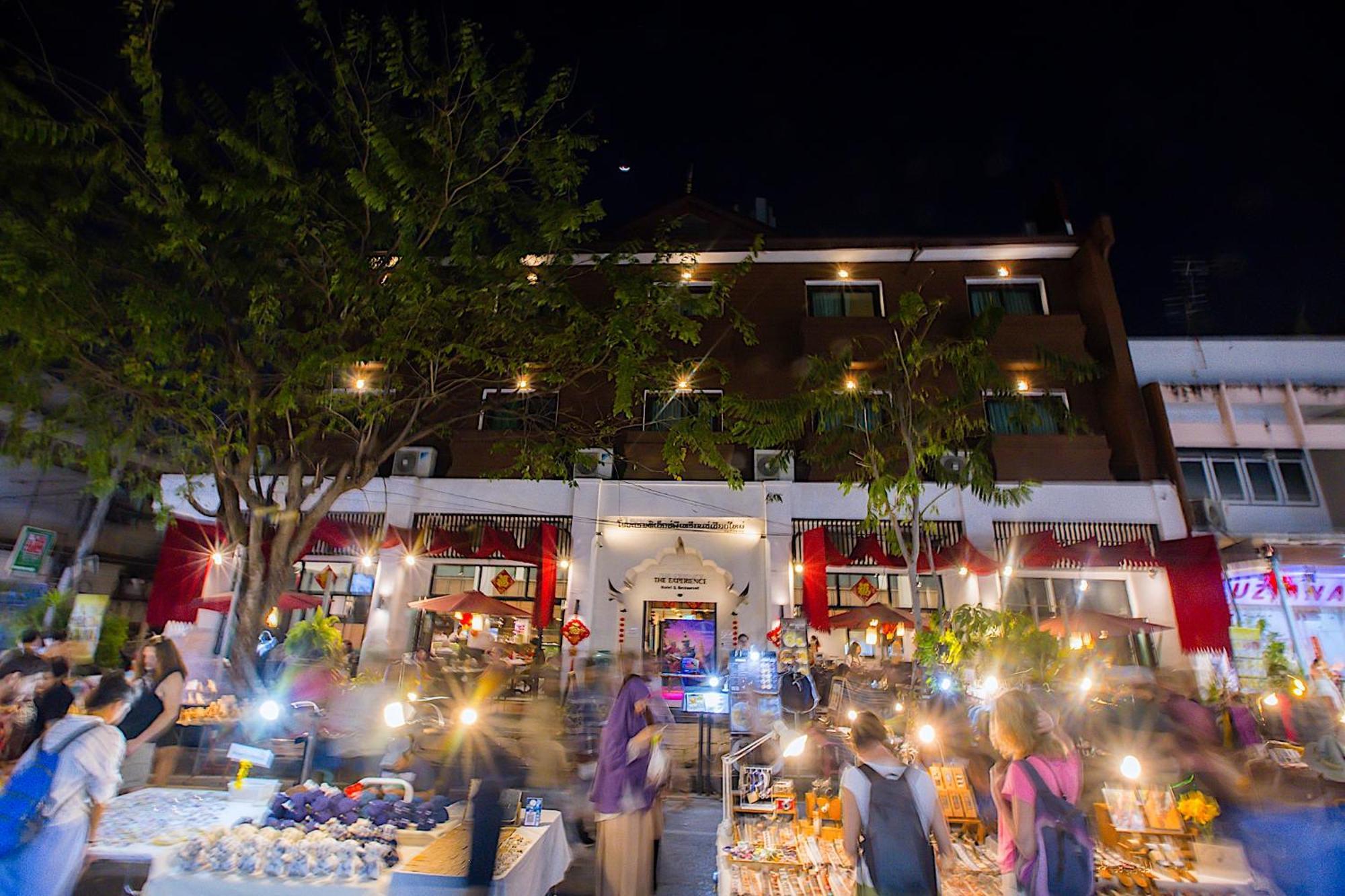 The Experience Walking Street Chiang Mai Hotel Exterior foto